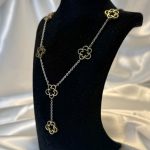 گردنبند طلا گل لیبرا دو رنگ ۱۰.۷۰۰ گرم بدون اجرت گالری زمرد