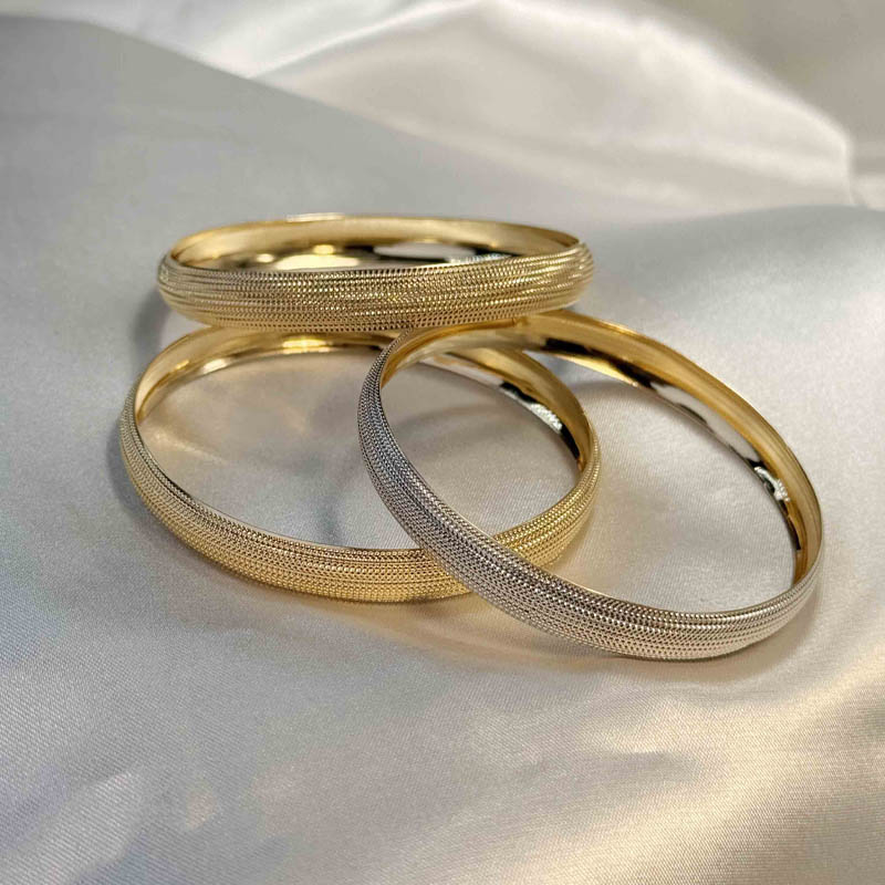 tracheh-gold-bangle-4.840-4.780-4.790g-zomorod-gallery النگو تراشه طلا ۱۸ عیار زنانه – بدون اجرت – موجود در سه وزن ۴.۸۴۰، ۴.۷۸۰ و ۴.۷۹۰ گرم – گالری طلا زمرد