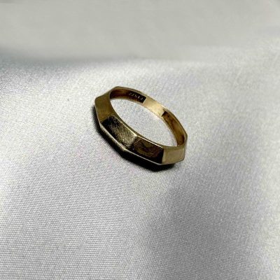 انگشتر رینگ طلا ۱۸ عیار زنانه وزن ۱.۳۱۰ گرم – بدون اجرت – گالری طلا زمرد