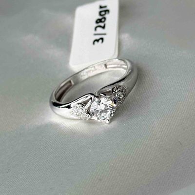 انگشتر سولیتر اتمی طلا ۱۸ عیار زنانه وزن ۳.۲۸ گرم – گالری طلا زمرد