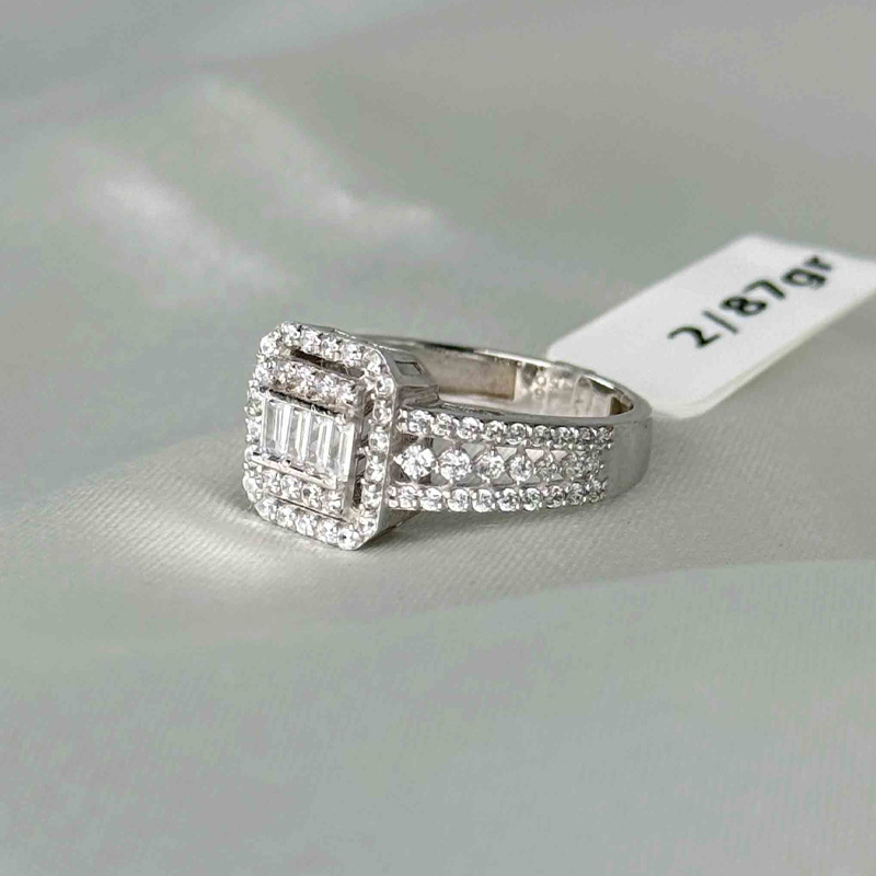 انگشتر سولیتر اتمی طلا ۱۸ عیار زنانه وزن ۲.۸۷ گرم – گالری طلا زمرد