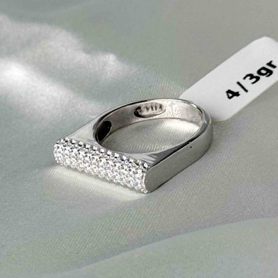 انگشتر سولیتر اتمی طلا ۱۸ عیار زنانه وزن ۴.۳ گرم – گالری طلا زمرد