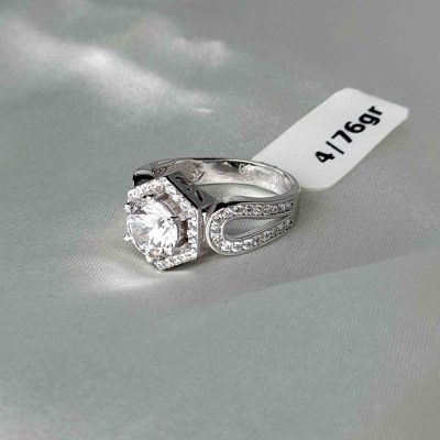 انگشتر سولیتر اتمی طلا ۱۸ عیار زنانه وزن ۴.۷۶ گرم – گالری طلا زمرد