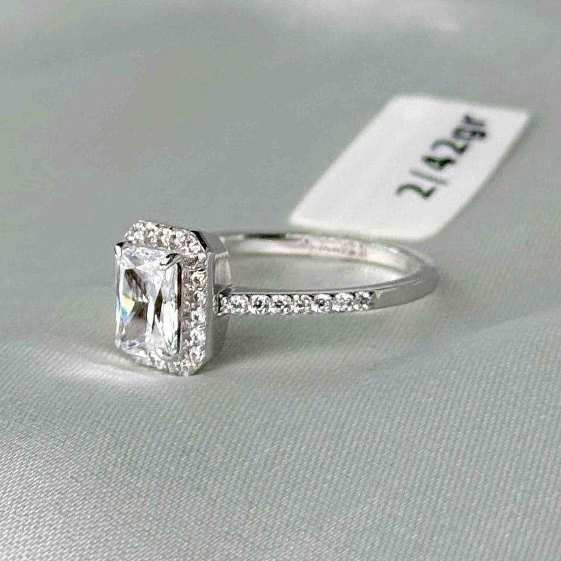 انگشتر سولیتر اتمی طلا ۱۸ عیار زنانه وزن ۲.۴۲ گرم – گالری طلا زمرد