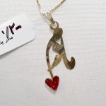 آویز مادرم طلای ۱۸ عیار وزن ۲۰۰ سوت – مدل مینیمال و مناسب هدیه روز مادر