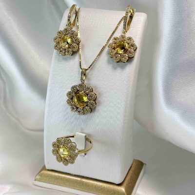 نیم ست گل طلا – گوشواره 11.150 و آویز 6.050 – بدون اجرت – گالری طلا زمرد