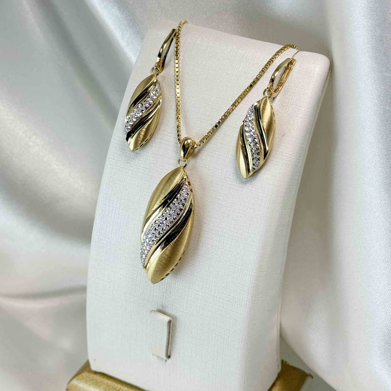 نیم ست ترکیبی طلا – گوشواره 2.890 و آویز 2.880 – بدون اجرت – گالری طلا زمرد