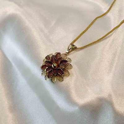 آویز گل طلا وزن 3.080 – بدون اجرت – گالری طلا زمرد