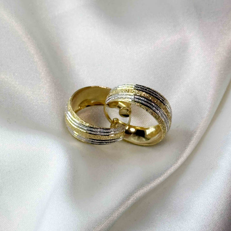 gold-faceted-hoop-earrings-5-010 گوشواره حلقهای تراش طلا وزن 5.010 – بدون اجرت – گالری طلا زمرد