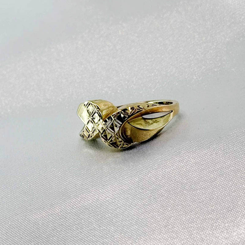 انگشتر هندسی طلا بدون اجرت وزن 1/870 گرم