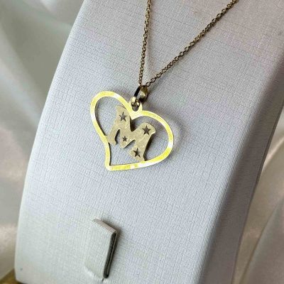 آویز حرف M طلای ۱۸ عیار وزن ۶۱۰ سوت – بدون اجرت و مناسب هدیه