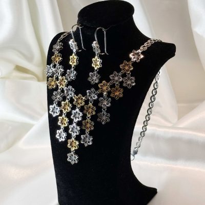 نیم‌ست فلاور طلا ۱۸ عیار وزن کل 28/06 گرم بدون اجرت از گالری طلا زمرد