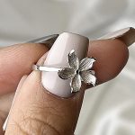 انگشتر طلا گل لیلیوم سفید مینیمال وزن 1/67 گرم - Image 2