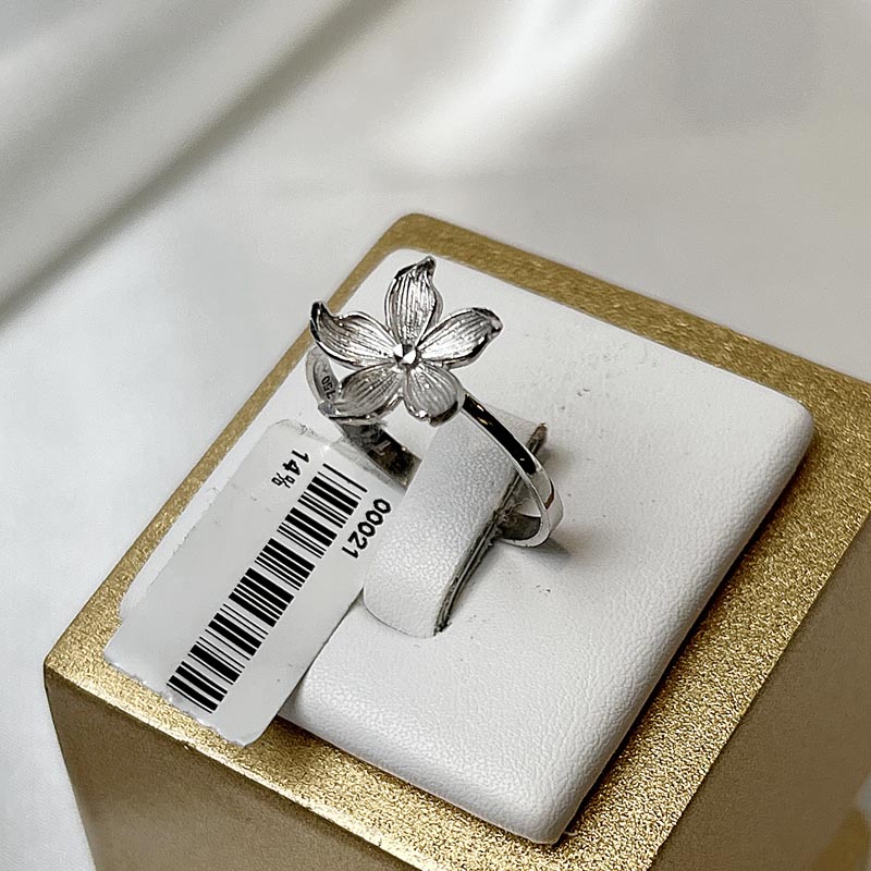 انگشتر طلا مینیمال طرح گل لیلیوم سفید وزن 1/67 گرم از گالری طلا زمرد