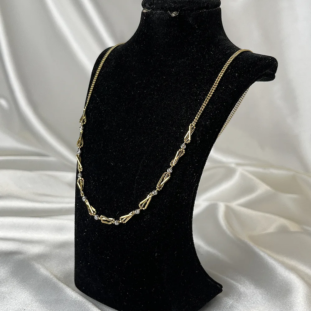 گردنبند طلا زنانه مدرن الهام گرفته از جواهری زمرد 5.18 گرمی