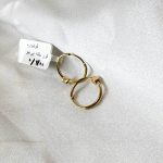 گوشواره حلقه‌ای طلا زرد ۱۸ عیار ۷۰۰ سوت – جواهری زمرد