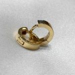 گوشواره طلا حلقه‌ای طرح DY در دو وزن – جواهری زمرد