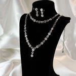 سرویس طلای پرسی یاسی سفید با وزن ۱۰.۶۹ گرم – جواهری زمرد